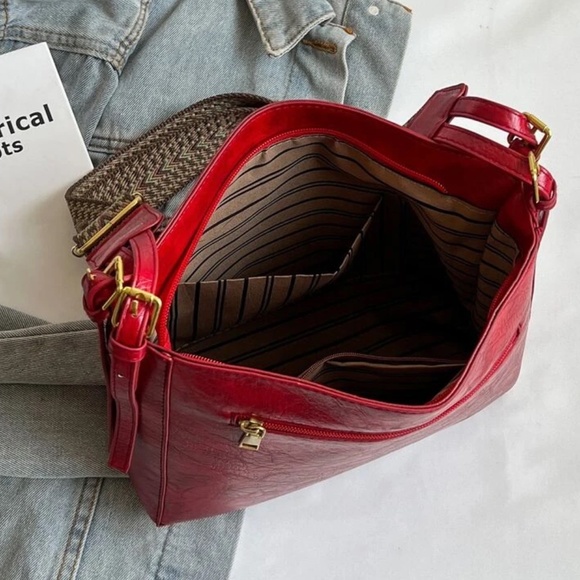 Western Vegan Leather Shoulder Crossbody Bag - Picture 14 of 16